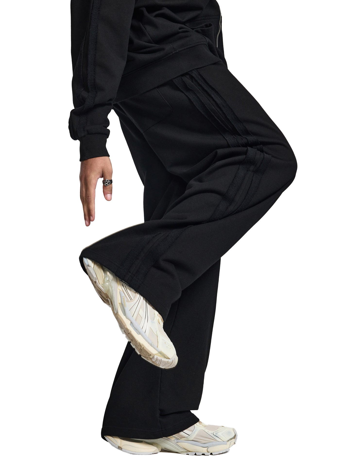 Broken halo Contrast Tape Straight-Leg Sweatpants